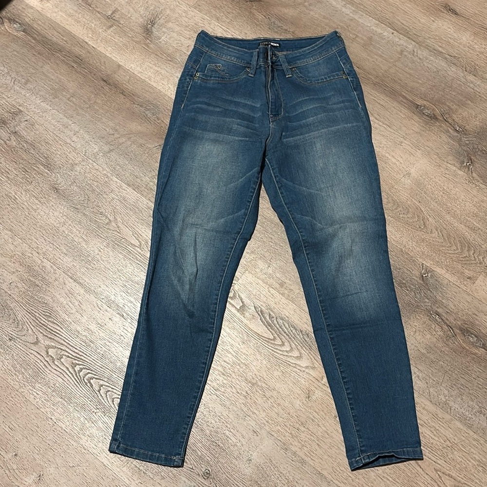 Woman’s Fashion Nova skinny jeans